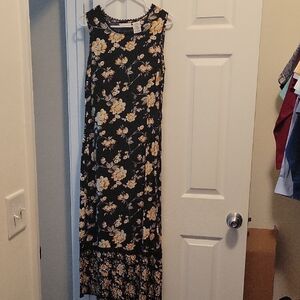 White Stag Black Floral Dress